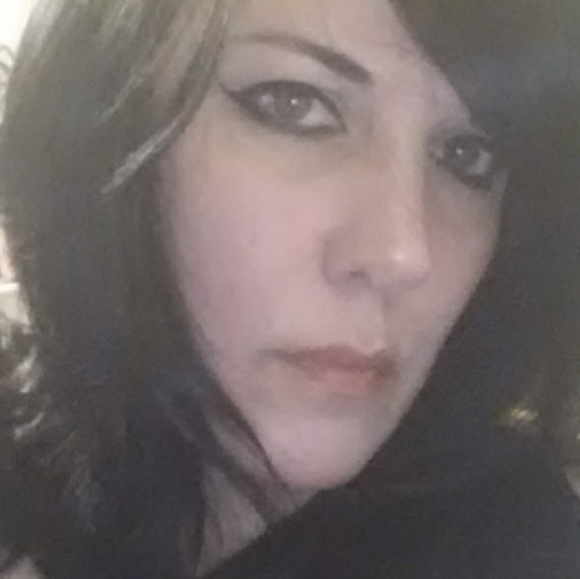 Meet your Posher, Deborah - Picture 1 of 1